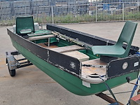 Visboot met buitenboord motor en trailer, yamaha, groen - afbeelding 31 van  32