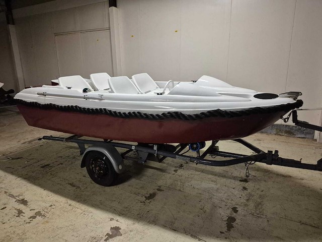 Visboot met inboard motor en kanteltrailer - afbeelding 2 van  35