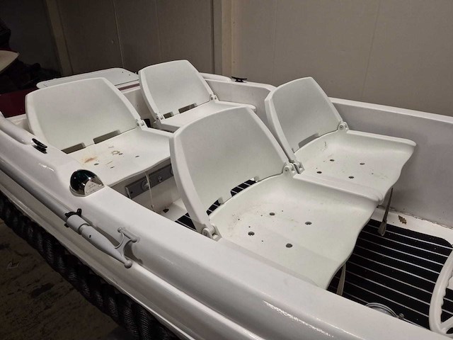 Visboot met inboard motor en kanteltrailer - afbeelding 4 van  35