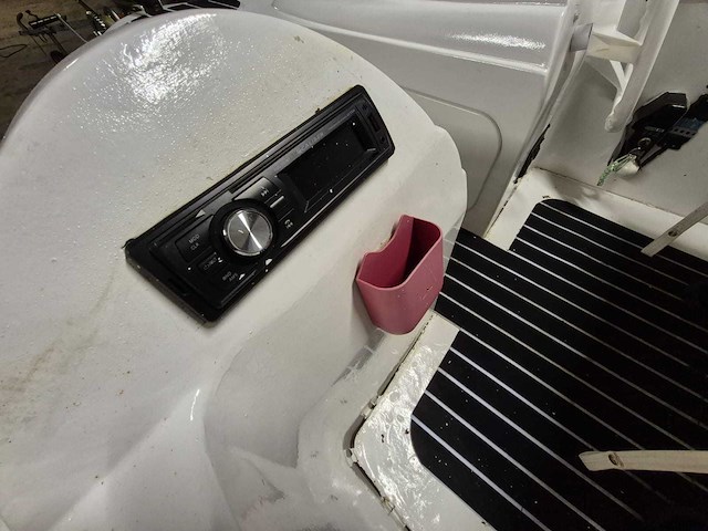 Visboot met inboard motor en kanteltrailer - afbeelding 9 van  35