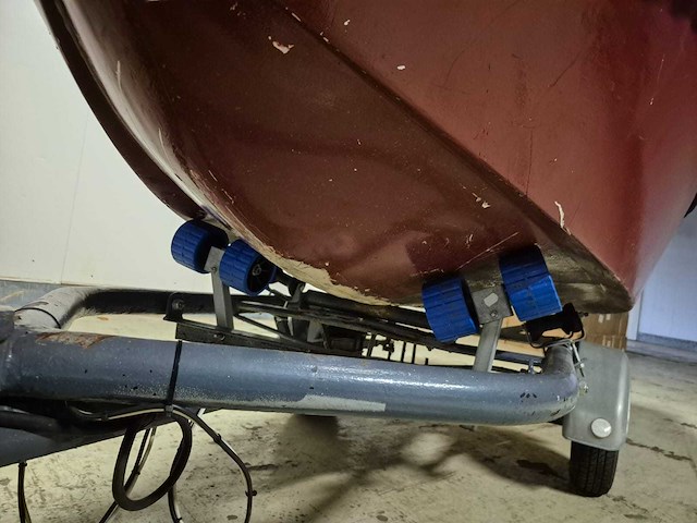 Visboot met inboard motor en kanteltrailer - afbeelding 17 van  35