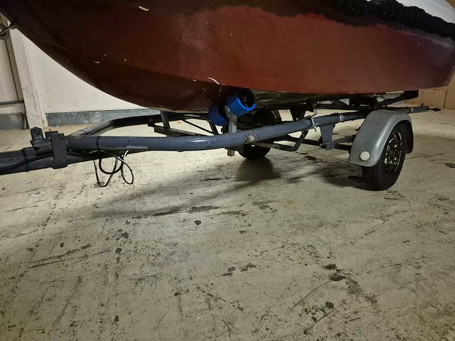 Visboot met inboard motor en kanteltrailer - afbeelding 20 van  35
