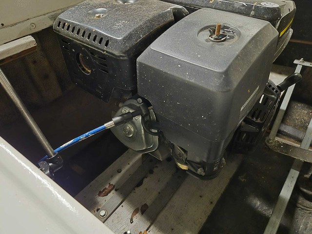 Visboot met inboard motor en kanteltrailer - afbeelding 22 van  35