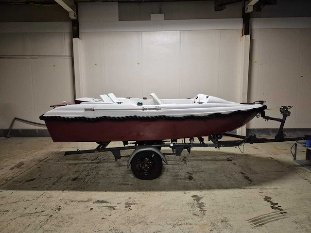 Visboot met inboard motor en kanteltrailer - afbeelding 33 van  35