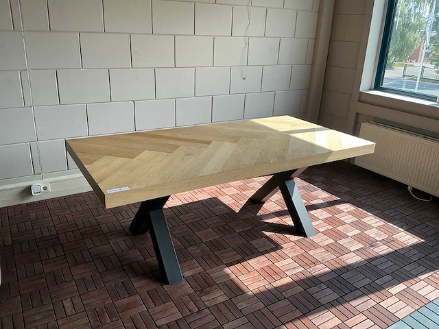 Visgraat eetkamertafel - afbeelding 1 van  5