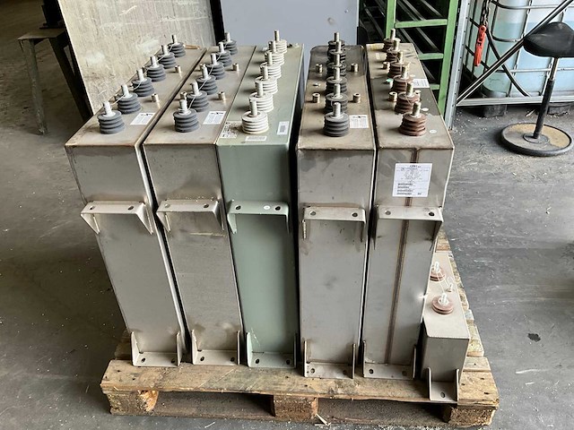 Vishay dcmkp 4.2/3.85 mf/4/b dc link condensator (5x) - afbeelding 3 van  8