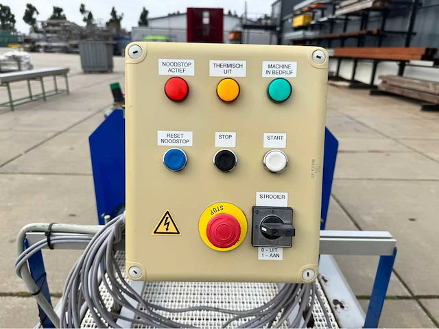 Visser tray watergeef machine - afbeelding 4 van  19