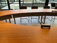 Visvormige conferentietafel - afbeelding 8 van  10