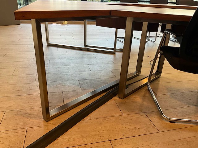 Visvormige conferentietafel - afbeelding 10 van  10