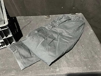 Vitello en chaud devant keukensloof en broek (6x) - afbeelding 4 van  4