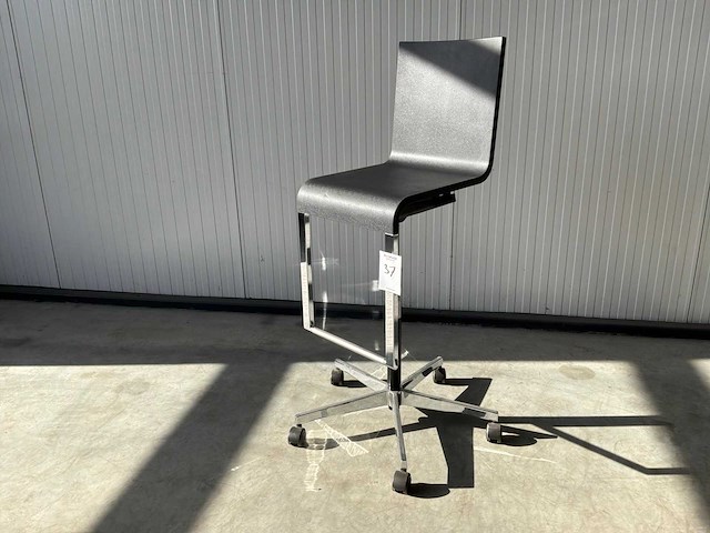 Vitra - .03 - stool - afbeelding 1 van  7