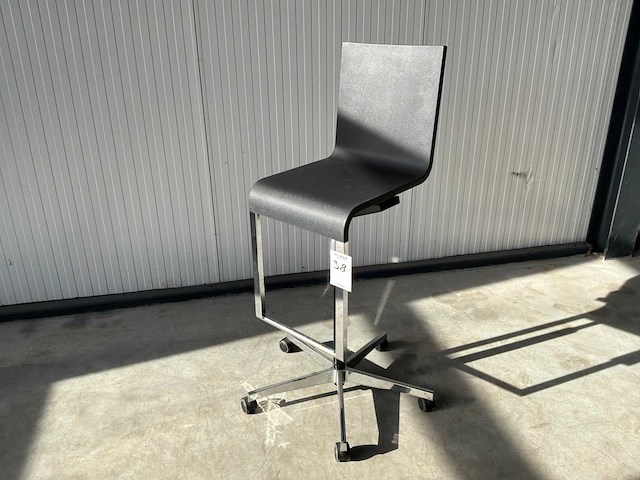 Vitra - .03 - stool - afbeelding 1 van  7