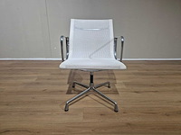 Vitra - bureaustoelen - ea 108 - conference chairs (4x) - afbeelding 2 van  17