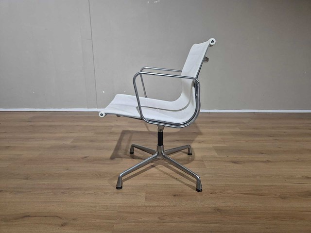 Vitra - bureaustoelen - ea 108 - conference chairs (4x) - afbeelding 4 van  17