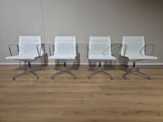 Vitra - bureaustoelen - ea 108 - conference chairs (4x) - afbeelding 1 van  17