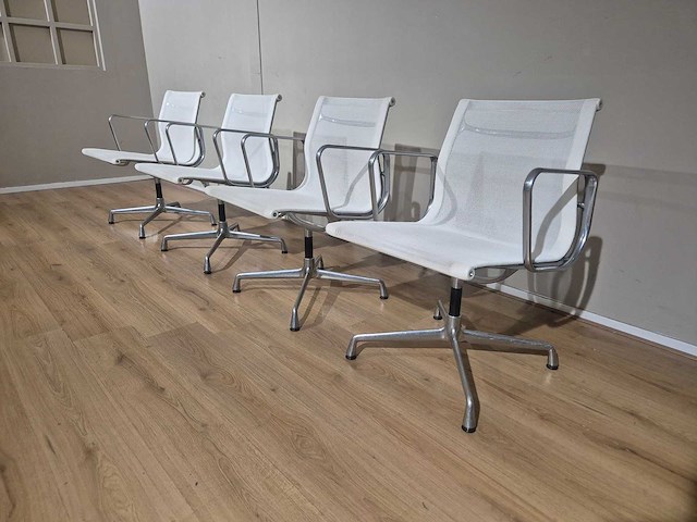 Vitra - bureaustoelen - ea 108 - conference chairs (4x) - afbeelding 10 van  17