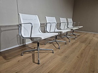 Vitra - bureaustoelen - ea 108 - conference chairs (4x) - afbeelding 12 van  17