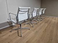 Vitra - bureaustoelen - ea 108 - conference chairs (4x) - afbeelding 15 van  17