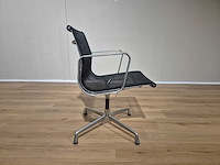 Vitra - bureaustoelen - ea 108 - vergaderstoel - conference chair - afbeelding 2 van  10