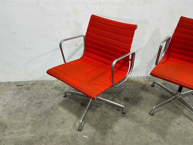 Vitra - eames ea108 - stoel (2x) - afbeelding 6 van  13