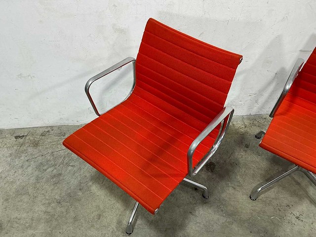 Vitra - eames ea108 - stoel (2x) - afbeelding 8 van  13
