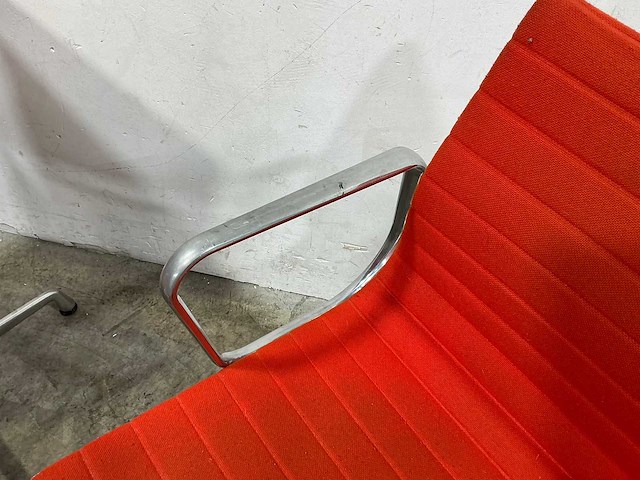Vitra - eames ea108 - stoel (2x) - afbeelding 11 van  13