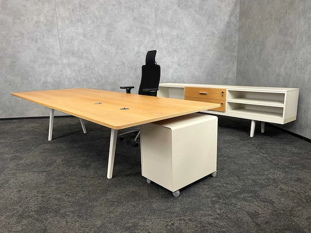 Vitra - kantoor opstelling 320x120 - afbeelding 36 van  38