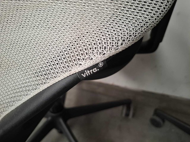 Vitra - medapal mesh wit - bureaustoel (2x) - afbeelding 3 van  4