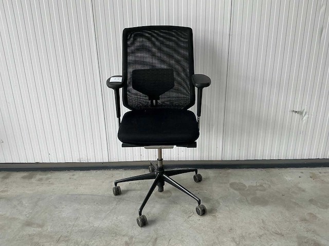 Vitra - mesh - desk chair - afbeelding 1 van  5