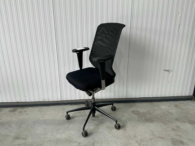 Vitra - mesh - desk chair - afbeelding 2 van  5