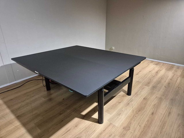 Vitra - tyde - showroommodel - elektrisch verstelbaar bureau - desk - afbeelding 6 van  13