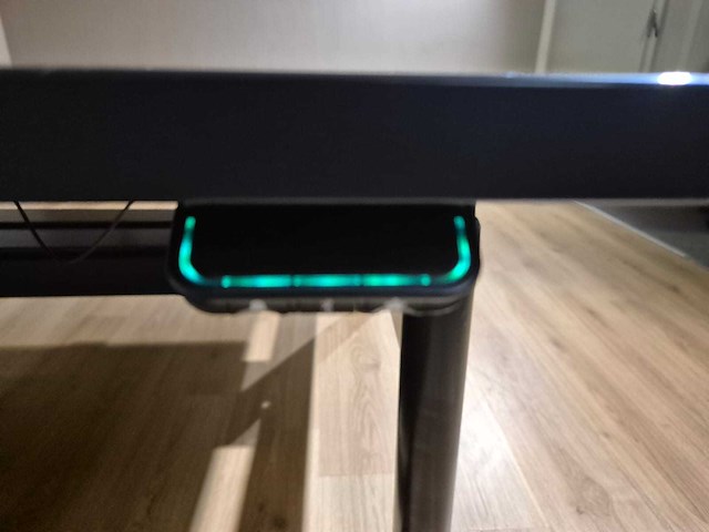 Vitra - tyde - showroommodel - elektrisch verstelbaar bureau - desk - afbeelding 9 van  13