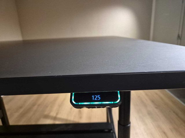 Vitra - tyde - showroommodel - elektrisch verstelbaar bureau - desk - afbeelding 13 van  13