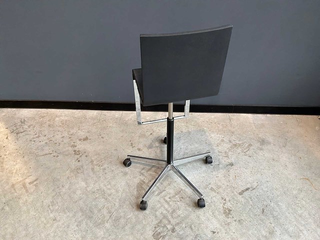 Vitra .03 baliestoel (2x) - afbeelding 3 van  6