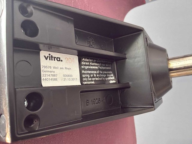 Vitra .03 baliestoel (2x) - afbeelding 9 van  9
