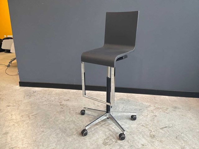 Vitra .03 baliestoel - afbeelding 1 van  6
