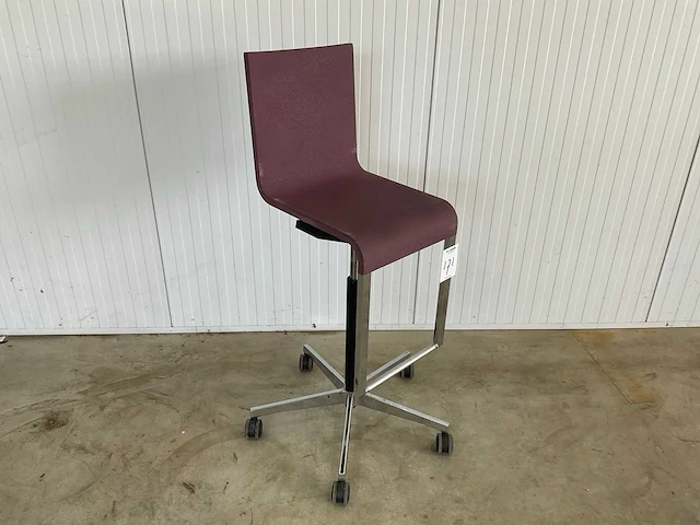 Vitra .04 barkruk - afbeelding 2 van  3