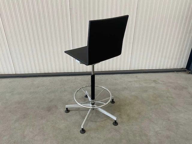 Vitra .04 barkruk - afbeelding 2 van  5