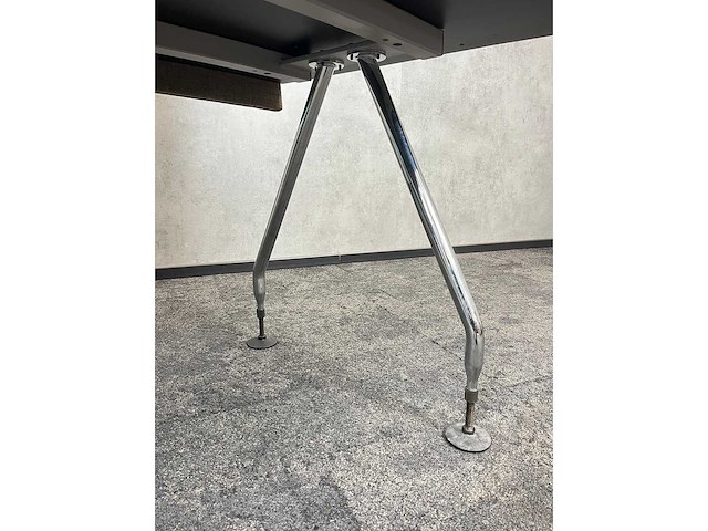 Vitra ad hoc - design bureau 180x80 - fenix - refurbished - afbeelding 3 van  9