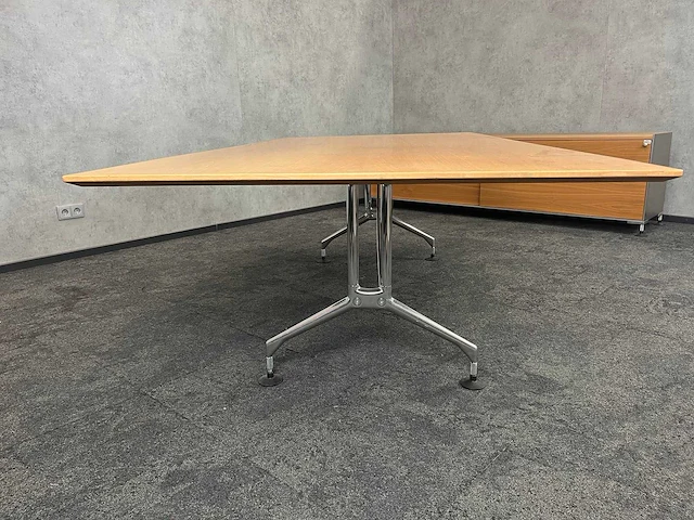 Vitra adhoc - 6p vergaderset 250x120 met dressoir - afbeelding 11 van  32