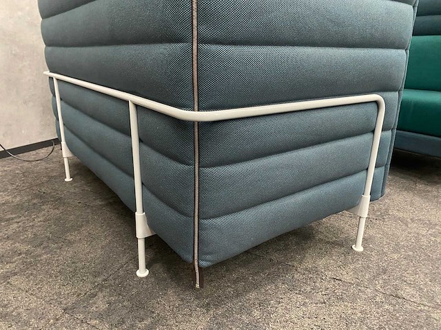 Vitra alcove cabin - design werkplek met tv - afbeelding 13 van  38