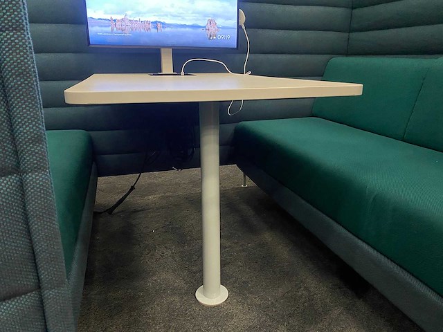 Vitra alcove cabin - design werkplek met tv - afbeelding 16 van  38