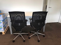 Vitra bureaustoelen met bureau - afbeelding 1 van  5