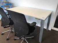 Vitra bureaustoelen met bureau - afbeelding 2 van  5