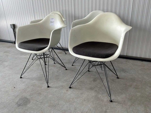 Vitra dar eetkamerstoel (4x) - afbeelding 1 van  6