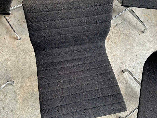 Vitra ea 106 stoel (6x) - afbeelding 8 van  9