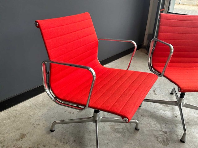 Vitra ea 108 stoel (2x) - afbeelding 2 van  4