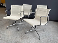 Vitra ea 108 stoel (4x) - afbeelding 1 van  8