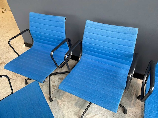 Vitra ea 108 stoel (5x) - afbeelding 6 van  8