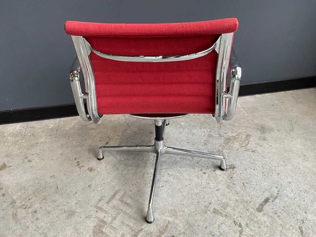 Vitra ea 108 stoel - afbeelding 3 van  6